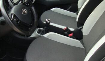 Toyota Aygo 1.0 X-Play completo