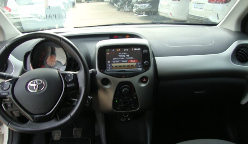 Toyota Aygo 1.0 X-Play completo