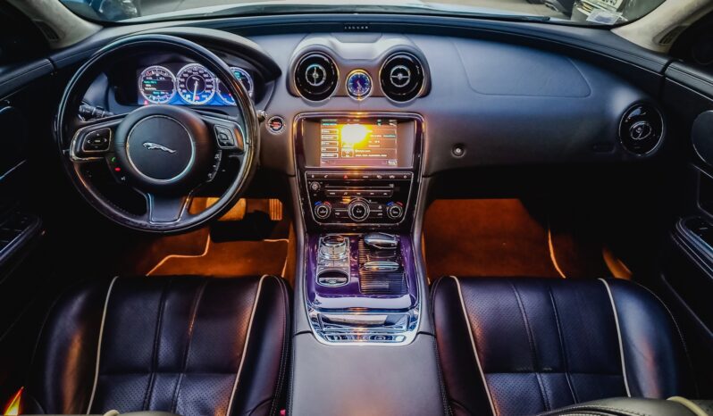 Jaguar XJ V6 3.0D completo