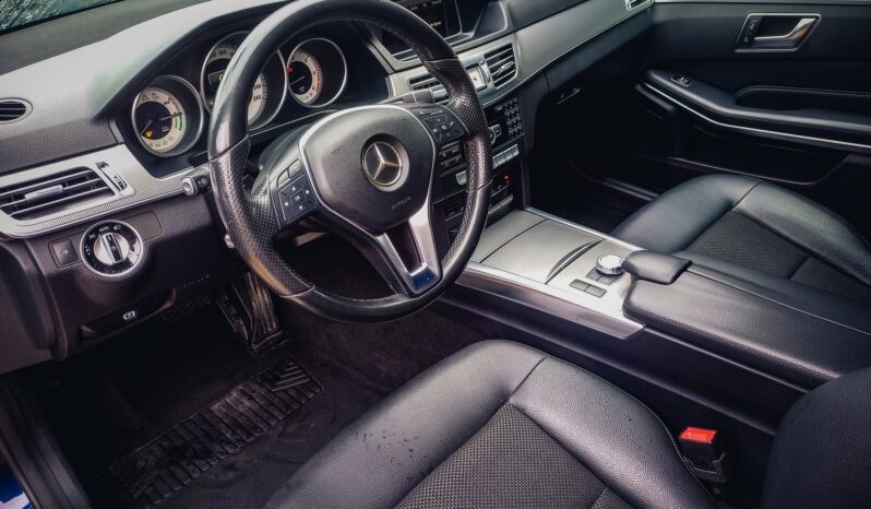 Mercedes-Benz E300d BlueTec Hybrid completo