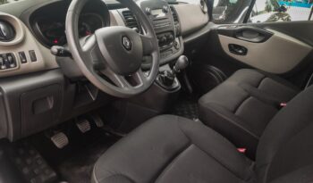 Renault Trafic III Combi completo