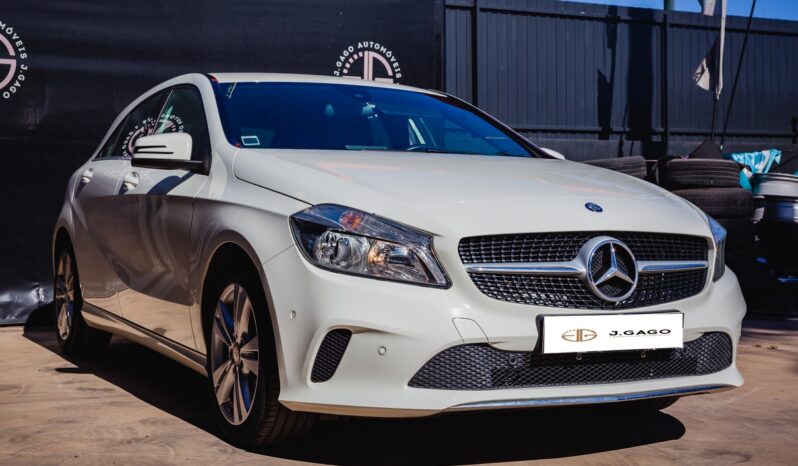 Mercede-Benz A180d Urban completo