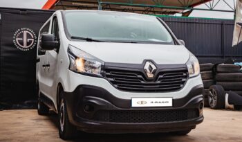 Renault Trafic III Combi completo