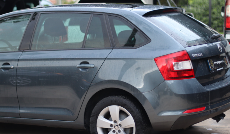 Skoda Rapid Ambition completo